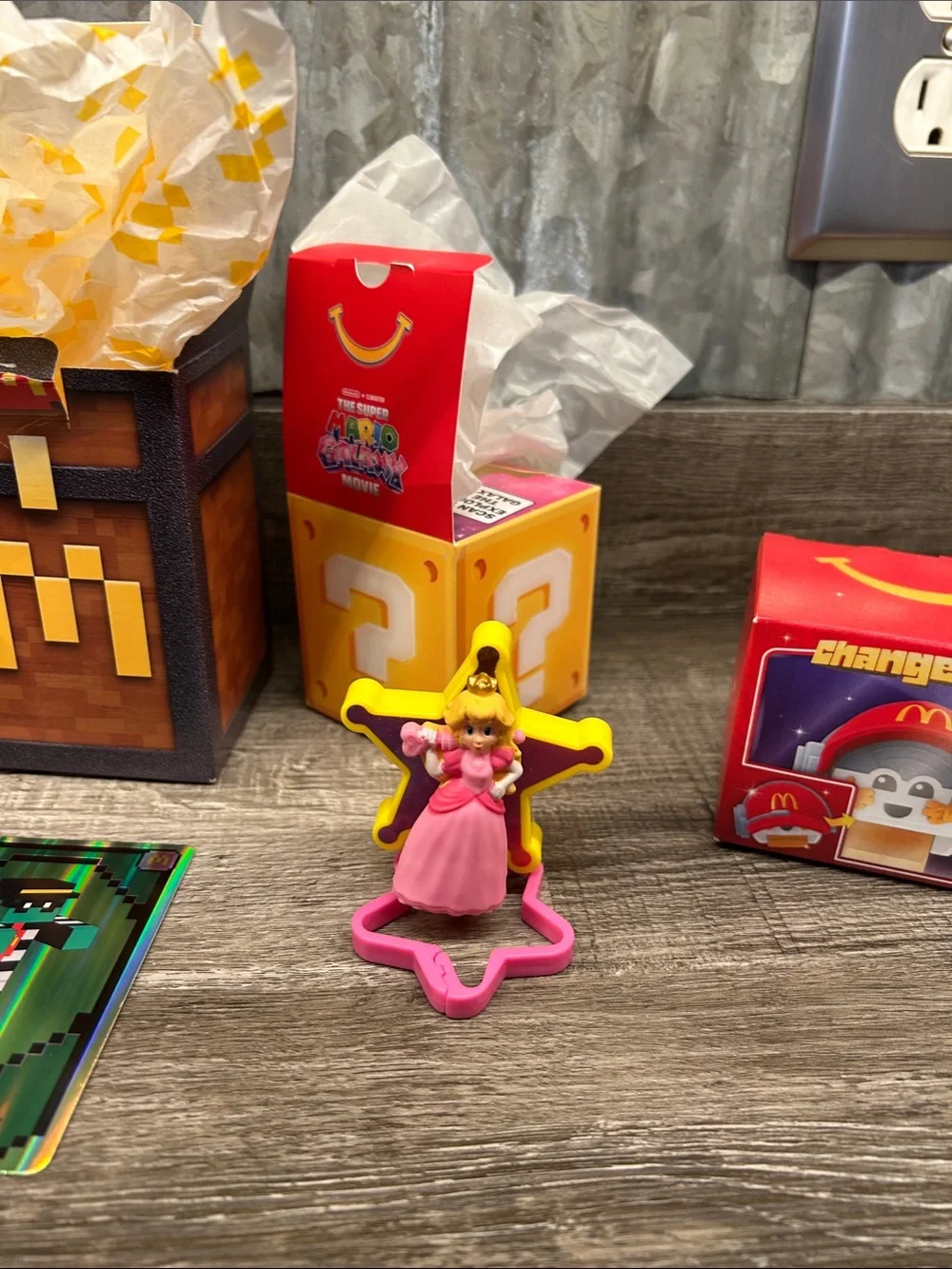 Hamburglar - McDonald’s Minecraft Mini Figure Toy Pack w/Pink Princess Figures